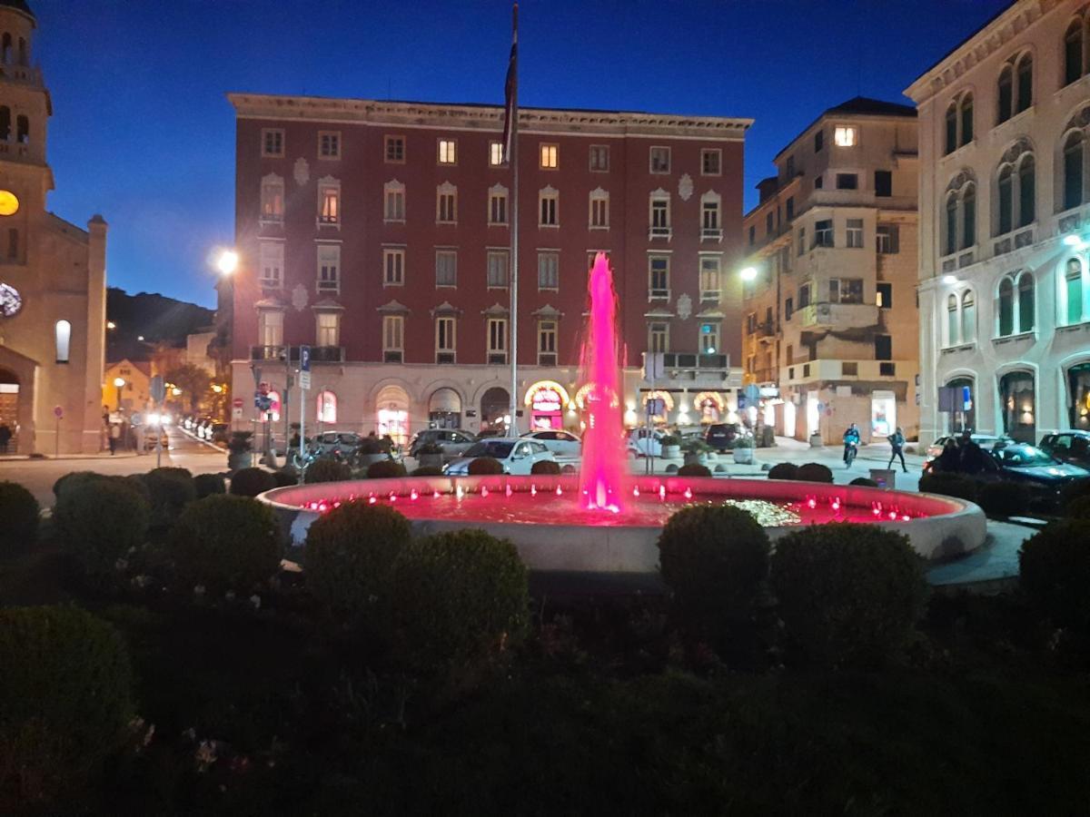 Famous Promenade Riva Apartment Split Zewnętrze zdjęcie