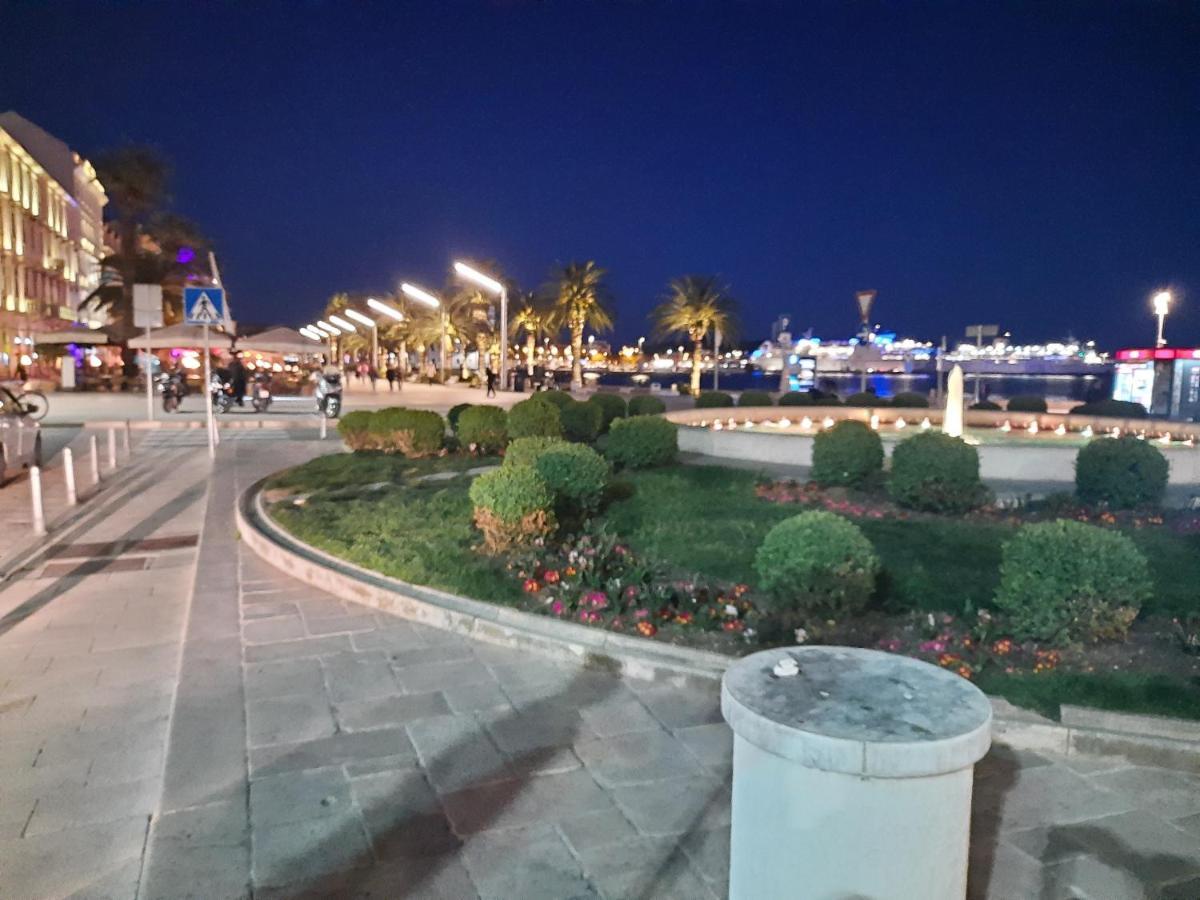 Famous Promenade Riva Apartment Split Zewnętrze zdjęcie