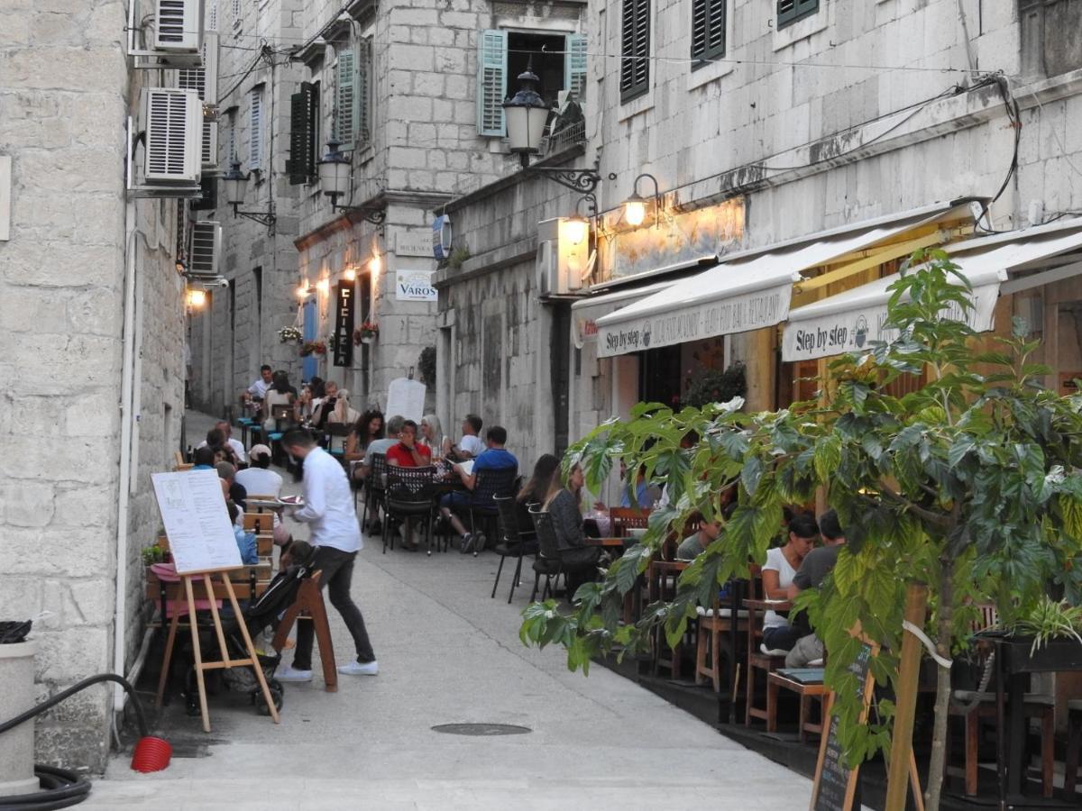 Famous Promenade Riva Apartment Split Zewnętrze zdjęcie